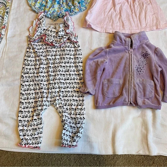 4 Pieces Bundle Baby Girls Clothes size 6-9M - Picture 2 of 4
